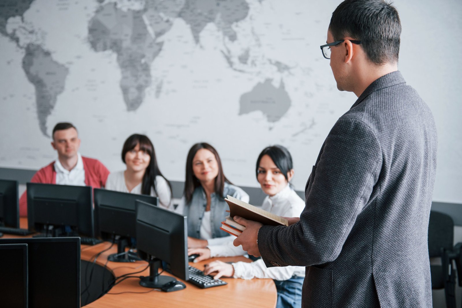 FAC Institute Partner Resmi Training Accurate Online untuk Pemula