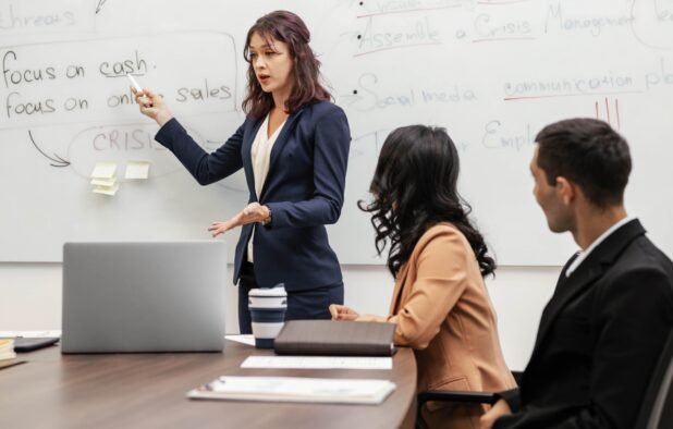 Harga Minyak Naik Tajam, Saatnya Upgrade Skill Keuangan Melalui Accurate Trainingnya di FAC INSTITUTE